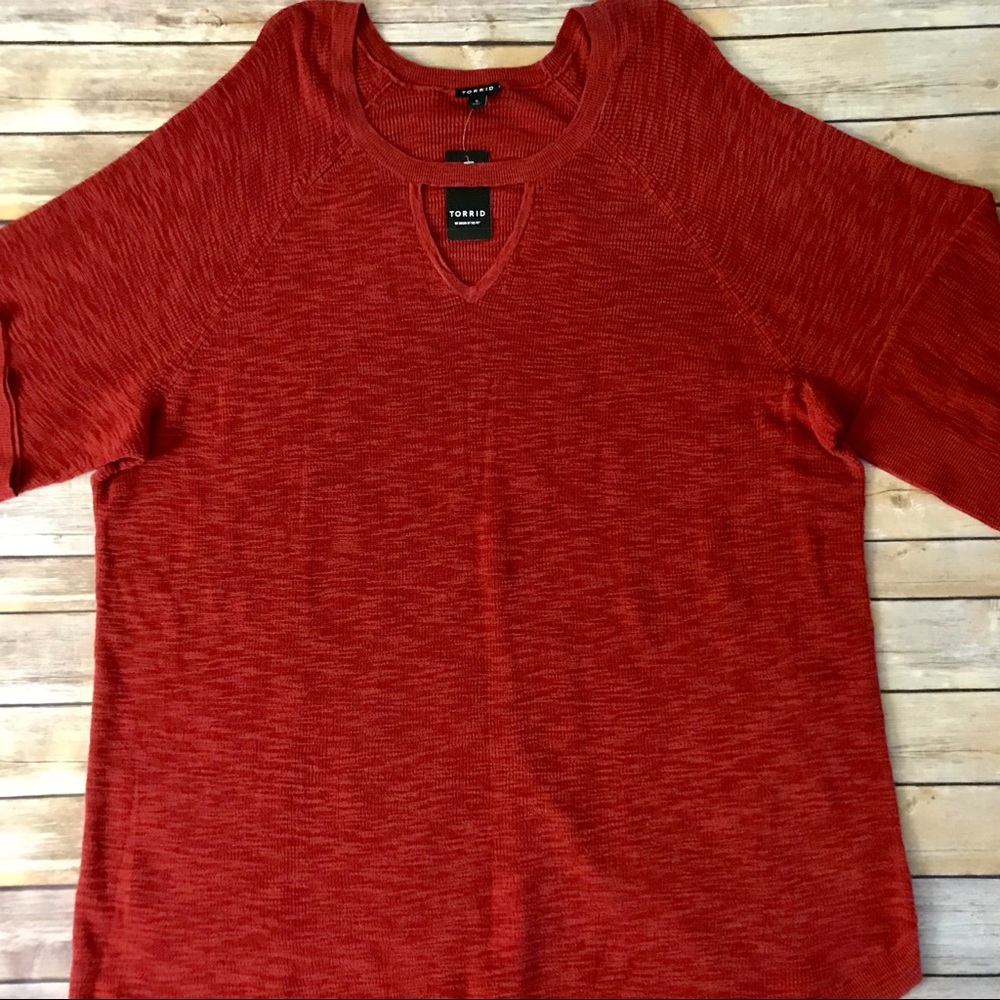 🚫SOLD🚫 Torrid Keyhole Pullover Tunic 5X - Picture 3 of 7
